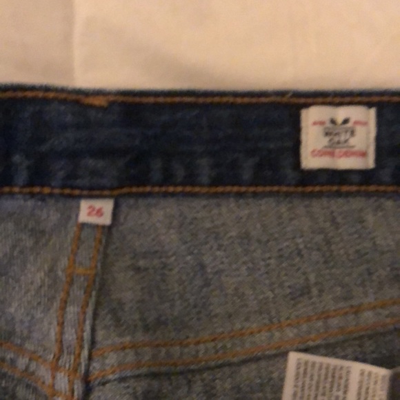 Brand new Levi straight leg cropped jeans - Picture 2 of 6